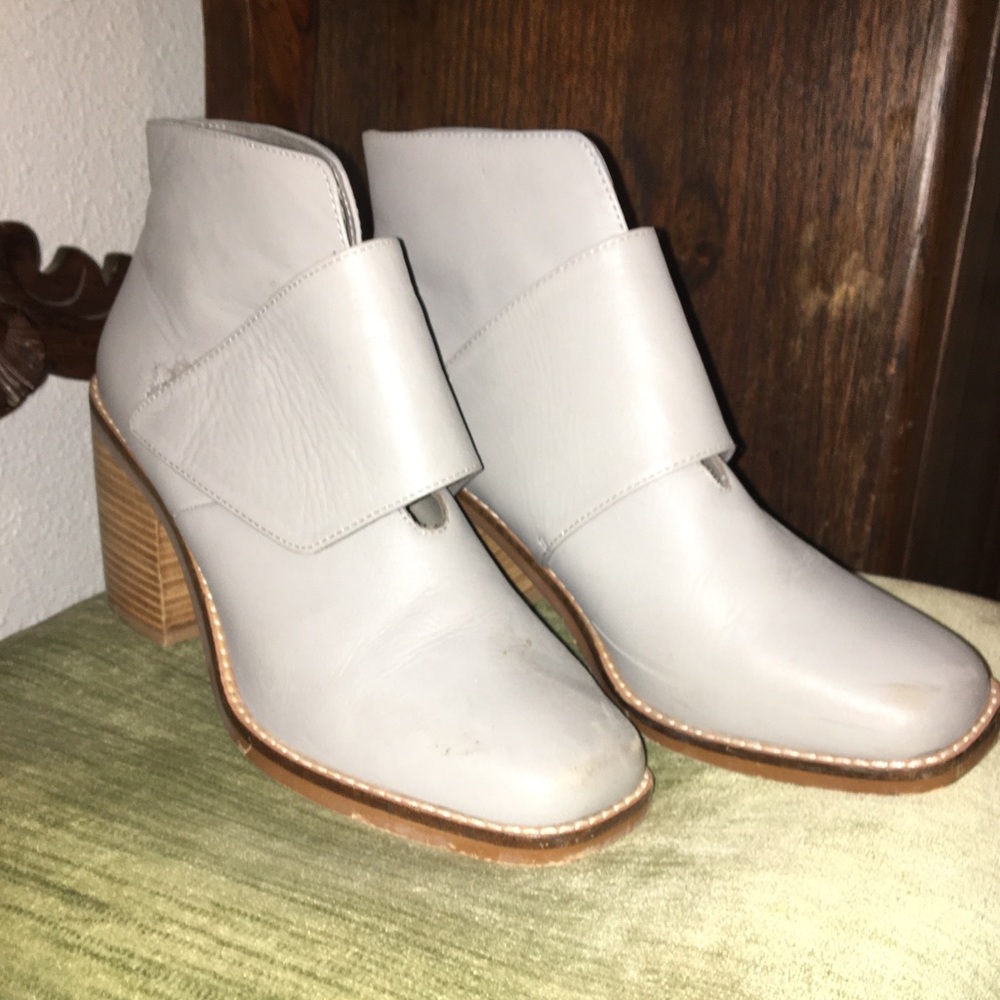 Alizia Gray Bootie